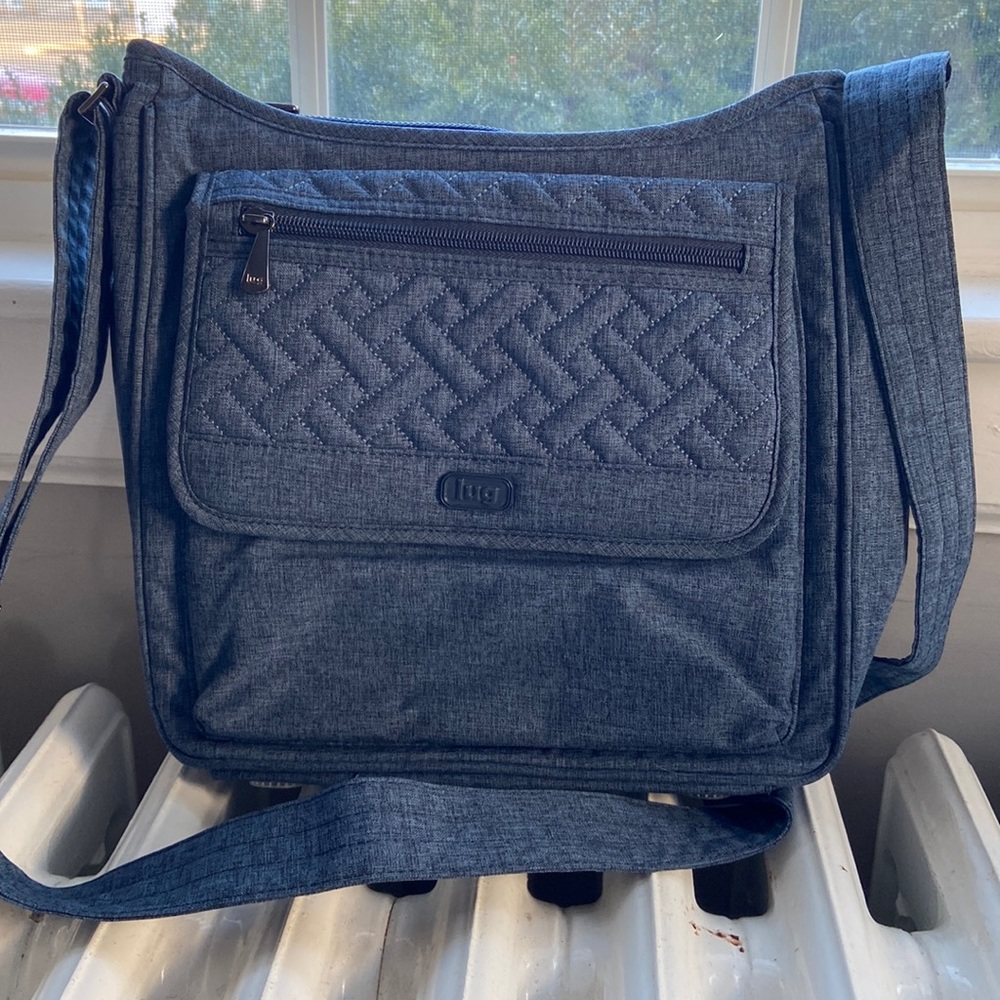 Lug hopscotch crossbody